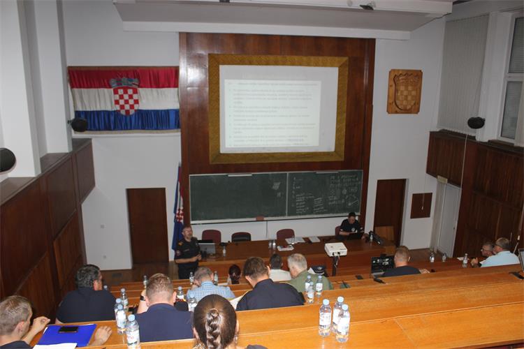 Slika /slike/Vijesti/Sigurnost-analiza vjezbe-naslovna.JPG